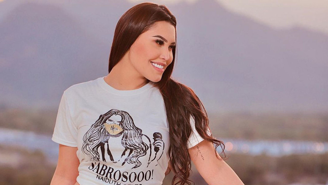 "Te grabo y los suspenden, con los seguidores que tengo": Cantante Ana del Castillo alega tener covid-19 y amenaza a una clínica que no la deja entrar