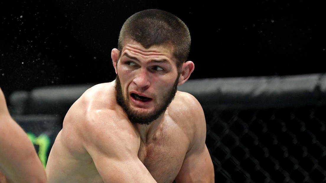 VIDEO: El brutal 'triángulo' de Nurmagomédov con el que acabó con Gaethje en su épico combate por el título de peso ligero de la UFC