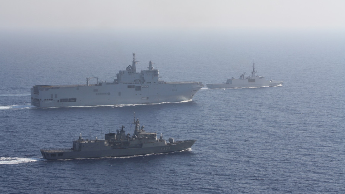 Francia le da 2 meses a Turquía para "poner fin a sus peligrosas aventuras" y la amenaza con medidas en caso contrario