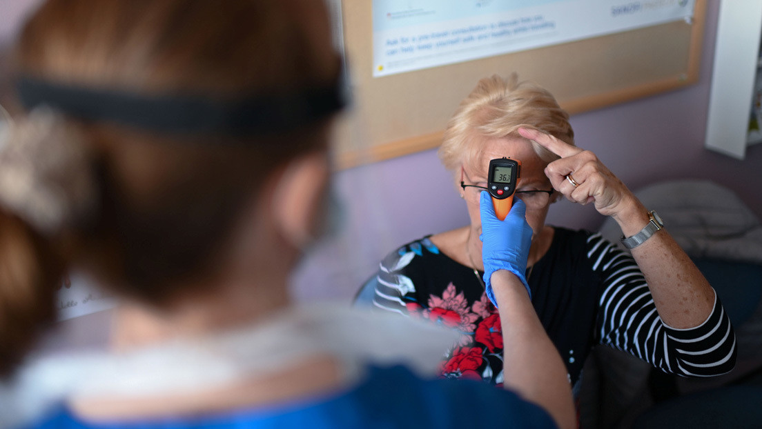 Una mujer sigue sufriendo síntomas de covid-19 ocho meses después de su infección