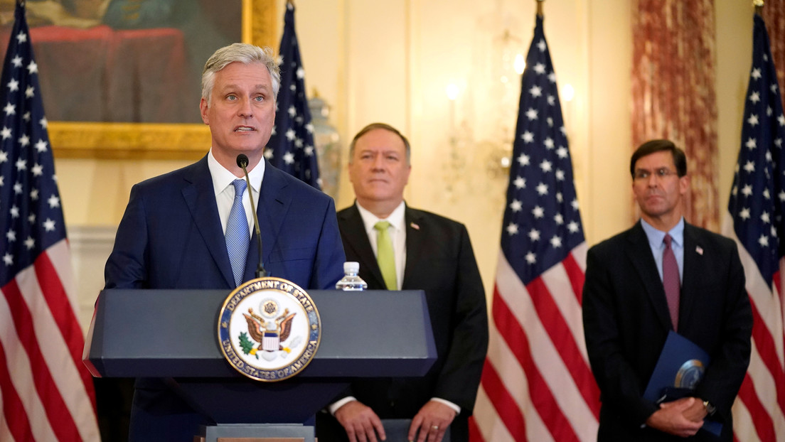 Asesor de Trump divide el mundo entre democracias lideradas por Washington y países autoritarios