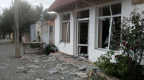 Azerbaiyán bombardea la capital de Nagorno Karabaj