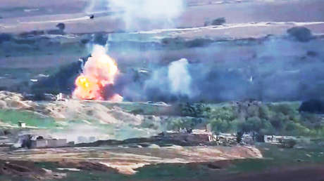 Azerbaiyán vuelve a bombardear la capital de Nagorno Karabaj
