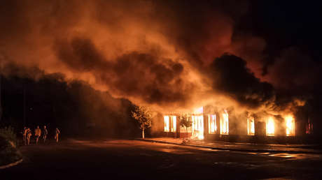 Azerbaiyán afirma que su segunda ciudad más grande es atacada por Armenia (VIDEO)