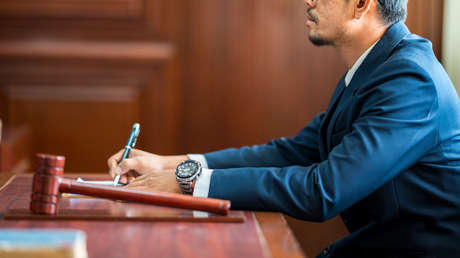 Juicio inédito en España: un hombre es demandado por su exmujer por ocultarle "deliberadamente" su homosexualidad