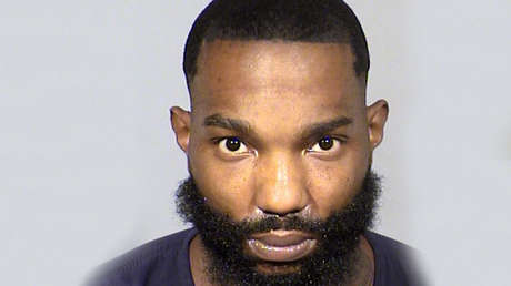 Una bebé de un año muere sofocada en un auto porque su padre se niega a que rompan la ventana de su coche nuevo