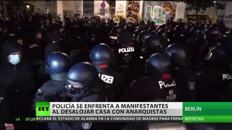La policía de Berlín choca con manifestantes al desalojar una casa ocupada por anarquistas