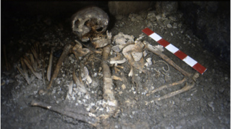 Descubren un inusual entierro familiar de más de 5.000 años en los Pirineos