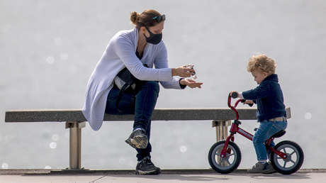 Aumentan en España un 900 % las intoxicaciones en niños por el uso de geles hidroalcohólicos durante la pandemia