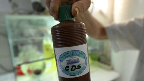 Asamblea de Bolivia promulga una polémica ley que autoriza el uso de dióxido de cloro para tratar el coronavirus