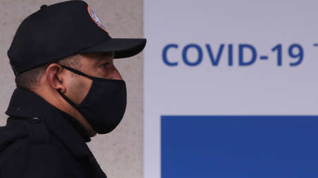 Hombre queda sordo de un oído tras contraer covid-19