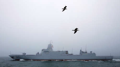 El destructor más nuevo de China puede atacar aviones furtivos y satélites con misiles guiados