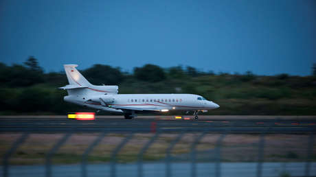 Una familia iraquí solicitante de asilo alquila un jet privado para llegar a Alemania