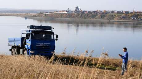 VIDEO: Un Kamaz autónomo equipado con un dron se abre camino por terrenos accidentados