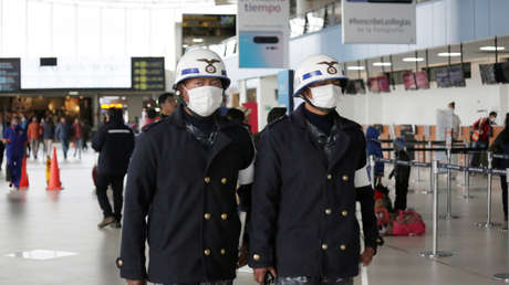 Denuncian la detención y maltrato de comitiva argentina invitada a los comicios presidenciales en Bolivia (VIDEOS)