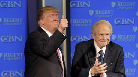 Telepredicador que augura el fin del mundo desde los años 70 asegura que Trump será reelegido, estallará el caos y un asteroide golpeará la Tierra