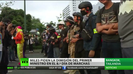 Miles piden la dimisión del primer ministro de Tailandia en el octavo día de protestas