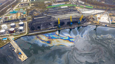 VIDEO: Detectan un derrame de derivados del petróleo en el Lejano Oriente de Rusia
