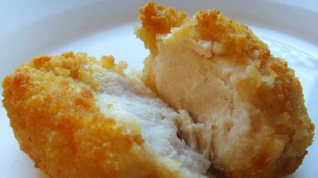 Una niña de 6 años que solo comía 'nuggets' de pollo se cura tras ser hipnotizada