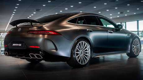 VIDEO: Un bloguero quema su Mercedes GT63S valorado en 180.000 dólares decepcionado con el servicio técnico