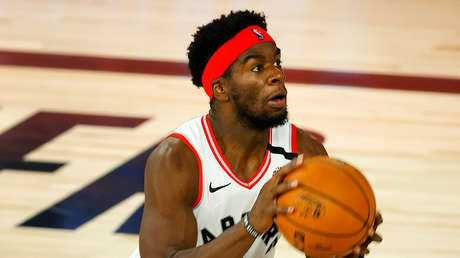 Arrestan a la estrella de la NBA Terence Davis acusado de golpear repetidamente a su exnovia en la cara