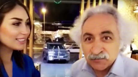 FOTOS: Un 'clon' de Albert Einstein se convierte en estrella de la Red