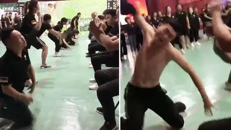 VIDEO: Una empresa china ordena a sus empleados que se pongan de rodillas y se abofeteen a sí mismos