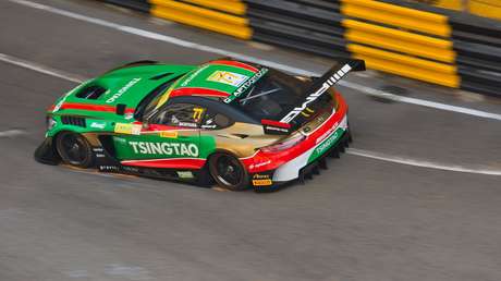 Un coche autónomo de carreras choca contra un muro segundos después de debutar (VIDEO)