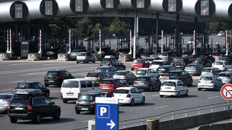 VIDEOS: París registra un atasco récord de 700 km por los ciudadanos que huyen de la ciudad antes de la entrada en vigor del confinamiento