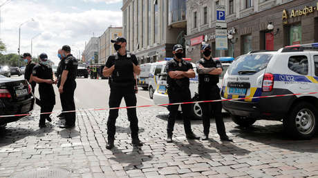 VIDEO: Un coche embiste a peatones en la capital de Ucrania dejando 2 muertos y varios heridos