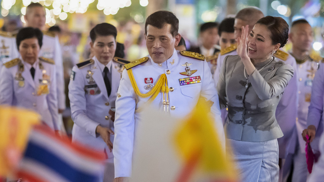 "Los amamos igualmente": rey tailandés se expresa sobre manifestantes que exigen reformas de la monarquía, en su primera entrevista en 40 años