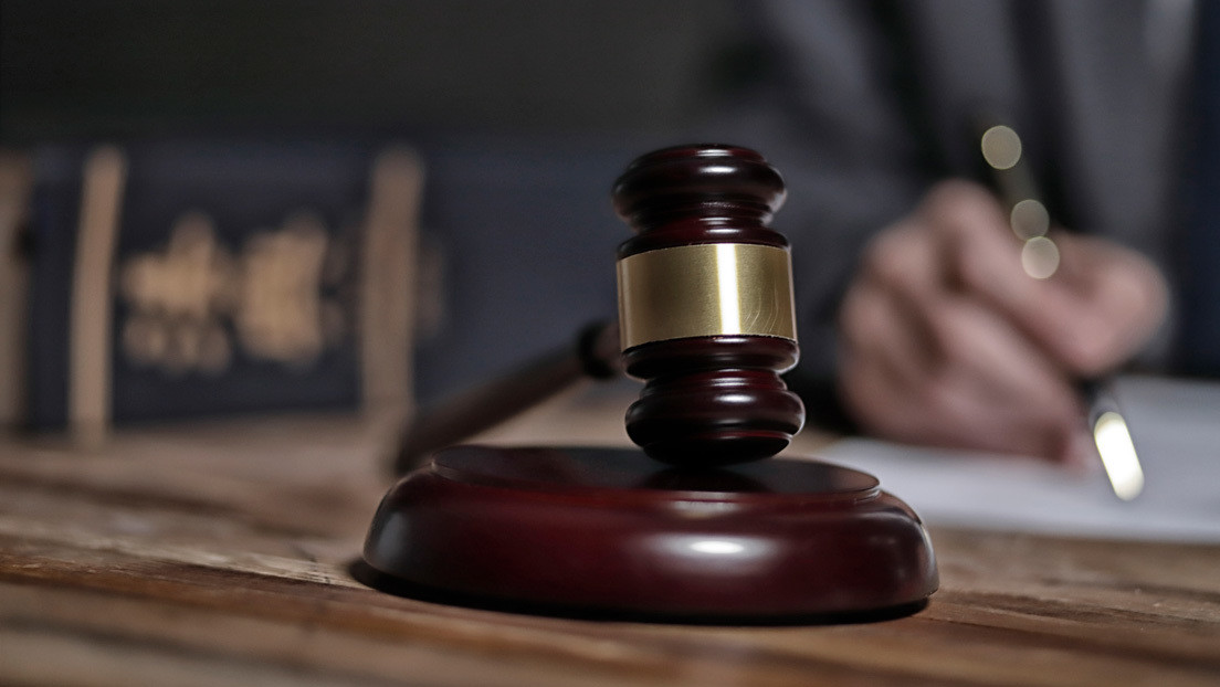 Absuelven a un acusado de violación en Perú argumentando que la víctima llevaba ropa interior roja