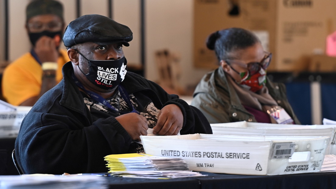 Funcionario de Georgia: "Es posible que no tengamos resultado del conteo hoy porque mañana hay un gran partido de fútbol"