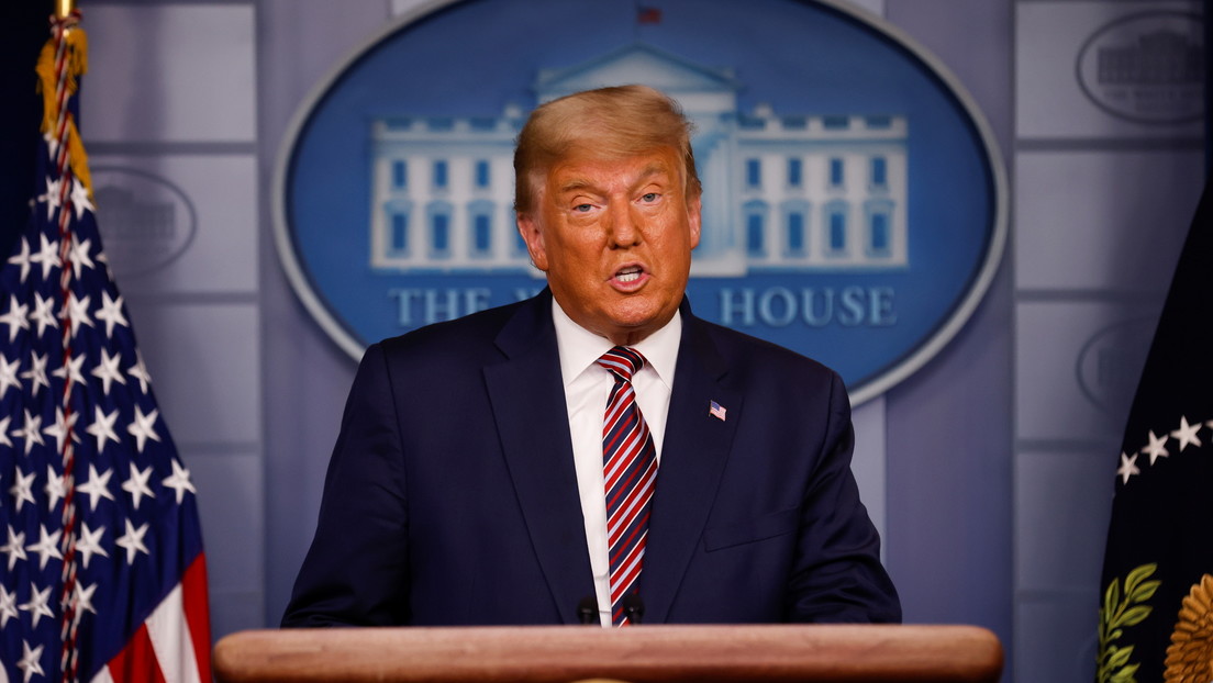 Trump declara que "estas elecciones están lejos de terminar" y que su campaña llevará el lunes el caso a un tribunal