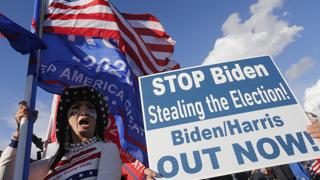 FOTOS, VIDEO: Partidarios de Trump se reúnen frente a los capitolios de sus estados para protestar contra la victoria de Biden