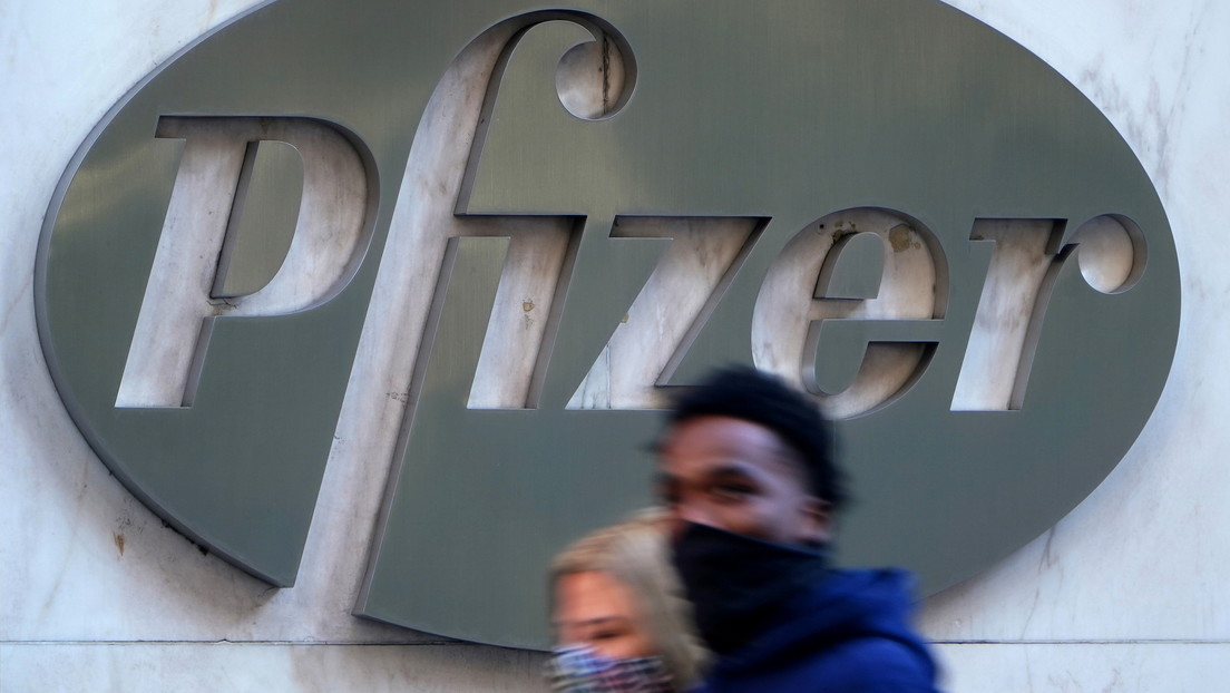 Efectos secundarios, grupos en riesgo y datos demográficos: lo que aún no sabemos sobre la vacuna anticovid de Pfizer