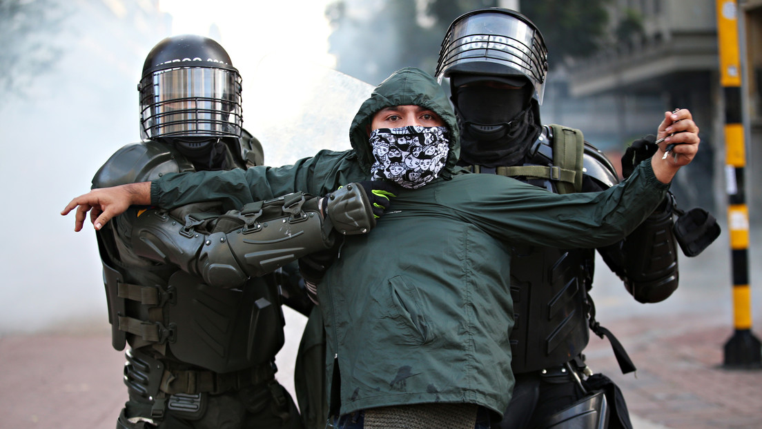 Denuncian el "asesinato masivo" de nueve jóvenes en una estación de policía colombiana (VIDEO)