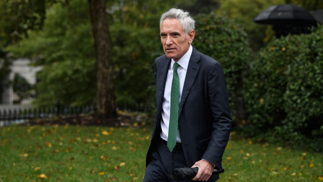 Asesor de la Casa Blanca sobre la pandemia es criticado por incitar a la gente a "levantarse" contra las nuevas medidas anticovid