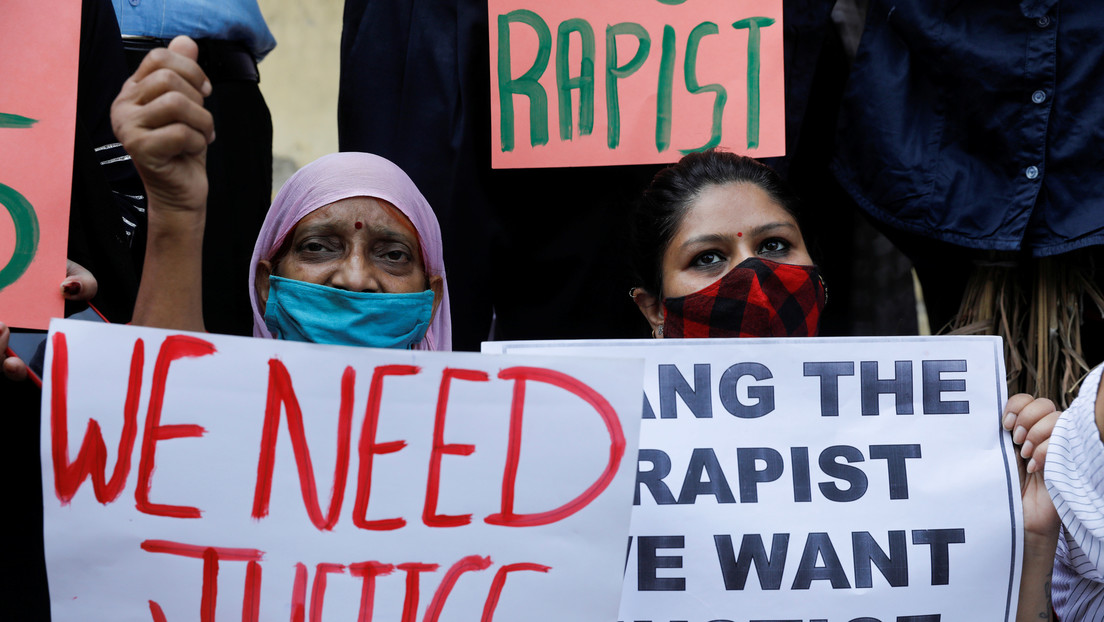 Violan y apedrean hasta la muerte a una niña india de cinco años para evitar que denuncie a los perpetradores