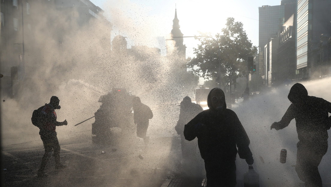 Chilenos protagonizan una nueva jornada de protestas por la liberación de los detenidos durante el estallido social
