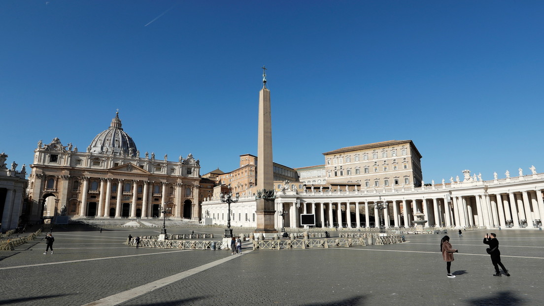 "¡Vendé el techo, fiera, hacé algo!": el día cuando Maradona reprochó al papa vivir en un palacio con "techos de oro, mientras la gente pasa hambre"