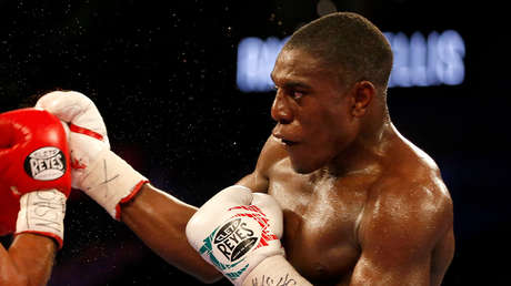 'No puedes verme': un boxeador trolea a su rival con un clásico gesto de una estrella de la WWE