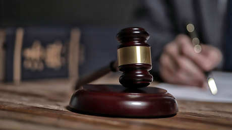 Absuelven a un acusado de violación en Perú argumentando que la víctima llevaba ropa interior roja