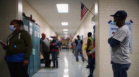 Un funcionario electoral de EE.UU. que dio positivo por coronavirus murió tras trabajar el día de las elecciones