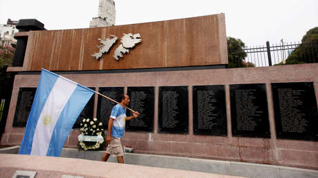 "No hay lugar para el colonialismo en el siglo XXI": Argentina conmemora los 200 años del primer izamiento de su bandera en las Islas Malvinas