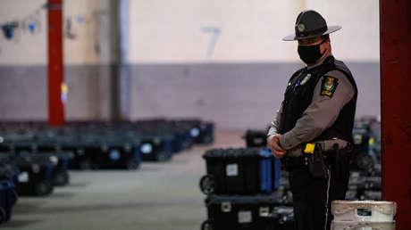 "Tractores bloqueando puertas y ventanas cubiertas": Trump dice que observadores no pudieron acceder a mesas electorales en estados como Pensilvania