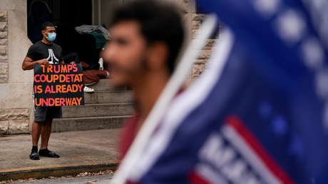 Un partidario de Trump pide una orden de alejamiento por el acoso de sus vecinos partidarios de Biden