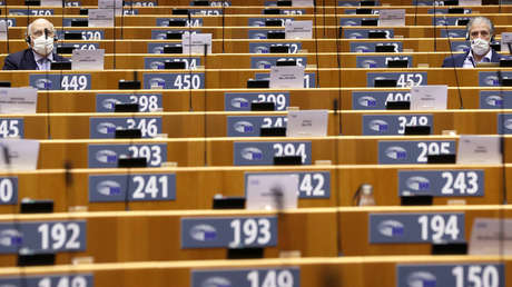 Trifulca en la Eurocámara por 323 euros de dieta: "¡Usted tiene chófer, nosotros tenemos que usar transporte público!"