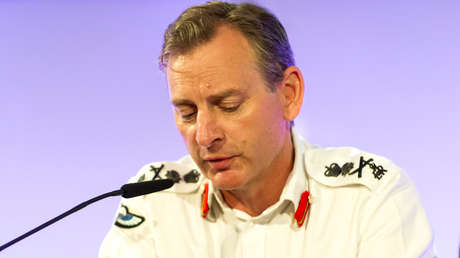 El jefe del Estado Mayor del Ejército británico se pierde durante ejercicios militares después de que un helicóptero lo dejara en el campo equivocado