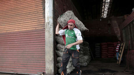 Pequeños y medianos cultivadores de papa colombianos protestan con un "regalatón" en Bogotá por la crisis en el sector